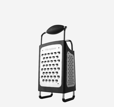 Râpe "Boxgrater" carrée noire, quatre fonctions 