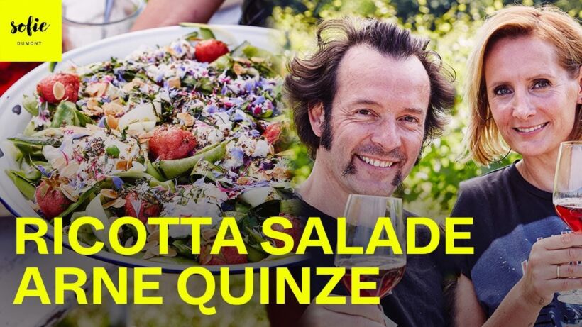 Salade van suikererwt, courgette, zelfgemaakte ricotta, gepekelde aardbei en za’atar-gember olie