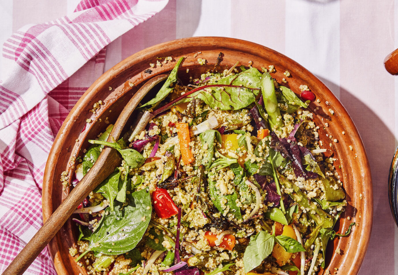 Quinoa salade met gegrilde groenten en pesto - sofie dumont chef